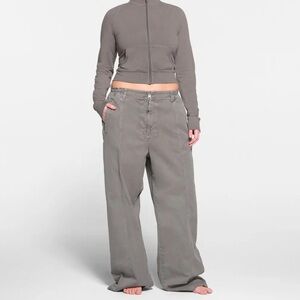 Skims Outdoor Woven Pant in Smoke